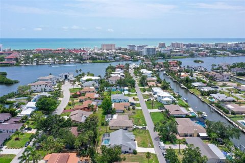 House in Sarasota, Florida 3 bedrooms, 220.09 sq.m. № 1750903 - photo 30