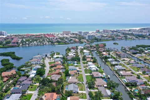 House in Sarasota, Florida 3 bedrooms, 220.09 sq.m. № 1750903 - photo 29