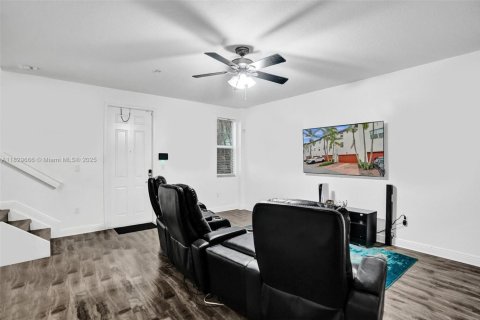 Townhouse in Miramar, Florida 3 bedrooms, 185.8 sq.m. № 1802719 - photo 3