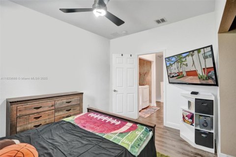 Townhouse in Miramar, Florida 3 bedrooms, 185.8 sq.m. № 1802719 - photo 24