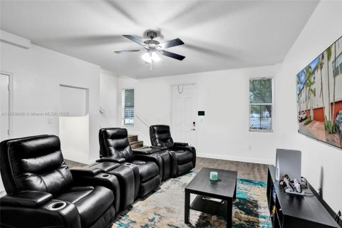 Townhouse in Miramar, Florida 3 bedrooms, 185.8 sq.m. № 1802719 - photo 2