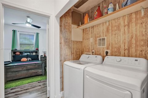 Townhouse in Miramar, Florida 3 bedrooms, 185.8 sq.m. № 1802719 - photo 23