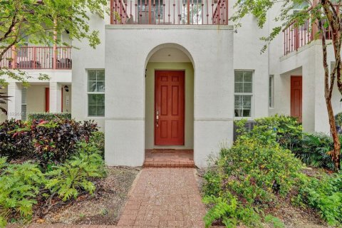 Townhouse in Miramar, Florida 3 bedrooms, 185.8 sq.m. № 1802719 - photo 1