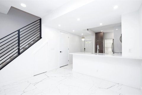 Снять в аренду таунхаус в Уэстон, Флорида 2 спальни, 103.12м2, № 2014919 - фото 29