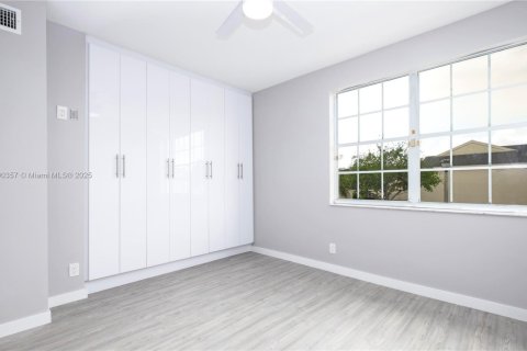 Снять в аренду таунхаус в Уэстон, Флорида 2 спальни, 103.12м2, № 2014919 - фото 16