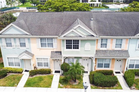 Снять в аренду таунхаус в Уэстон, Флорида 2 спальни, 103.12м2, № 2014919 - фото 30