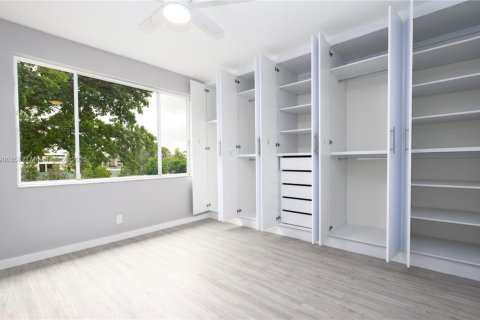 Снять в аренду таунхаус в Уэстон, Флорида 2 спальни, 103.12м2, № 2014919 - фото 21