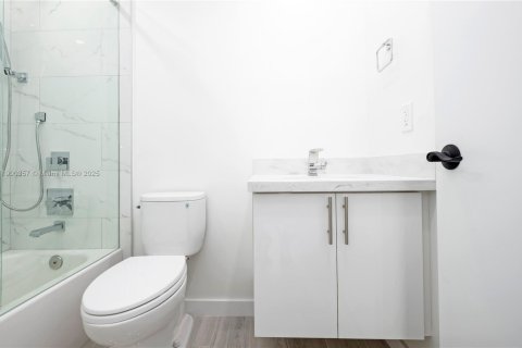 Снять в аренду таунхаус в Уэстон, Флорида 2 спальни, 103.12м2, № 2014919 - фото 19