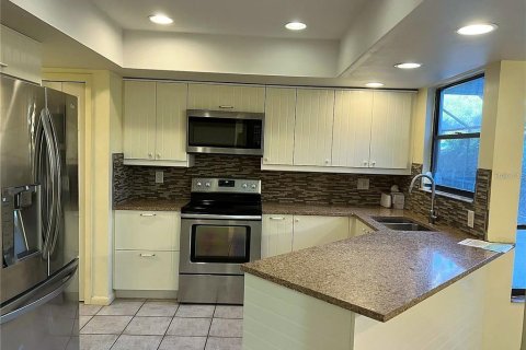 Casa en venta en Tampa, Florida, 4 dormitorios, 178.19 m2 № 1843403 - foto 2