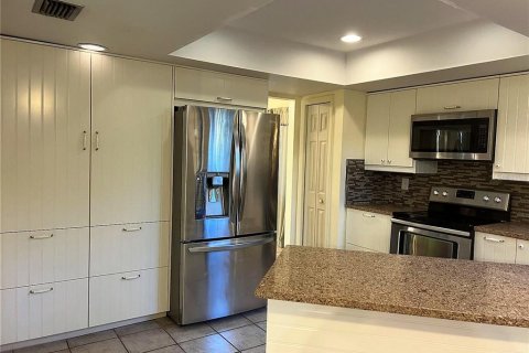Casa en venta en Tampa, Florida, 4 dormitorios, 178.19 m2 № 1843403 - foto 3