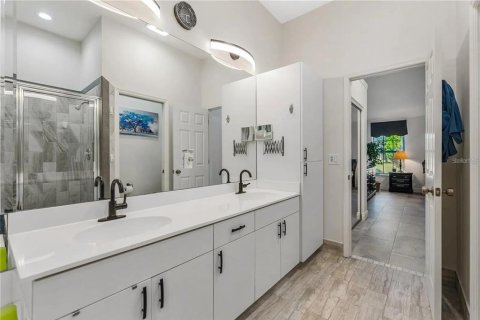 Снять в аренду виллу или дом в Хейнс-Сити, Флорида 2 спальни, 176.24м2, № 1825253 - фото 13