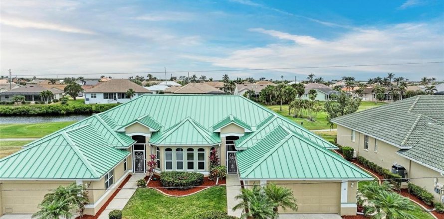 Casa en Punta Gorda, Florida 3 dormitorios, 170.29 m2 № 1559782
