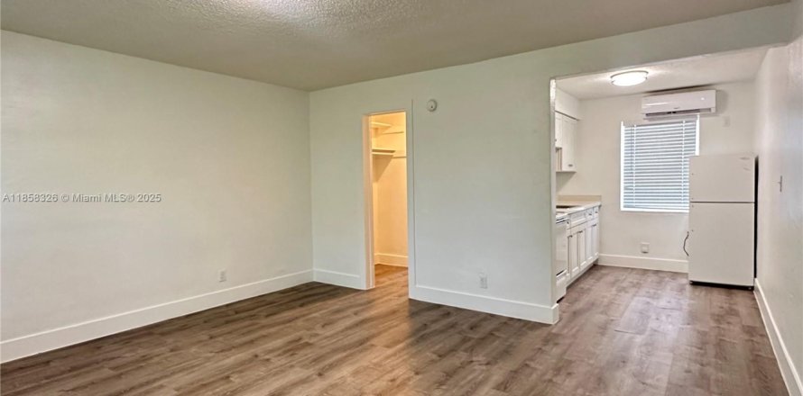 Studio à Hollywood, Floride № 1882493