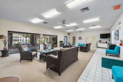 Condominio en alquiler en West Palm Beach, Florida, 2 dormitorios, 133.97 m2 № 1207358 - foto 1