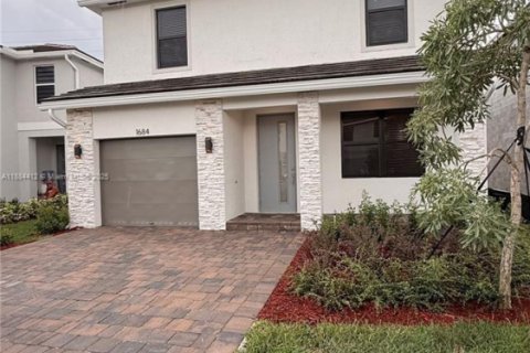 Casa en alquiler en Homestead, Florida, 4 dormitorios, 193.7 m2 № 1931064 - foto 2