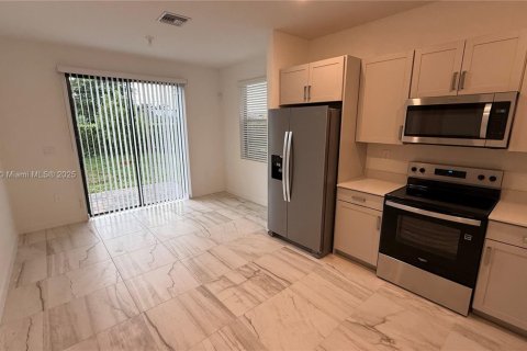 Casa en alquiler en Homestead, Florida, 4 dormitorios, 193.7 m2 № 1931064 - foto 4