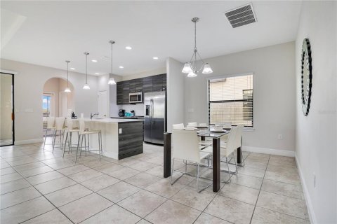 Villa ou maison à vendre à Haines City, Floride: 4 chambres, 223.34 m2 № 2112891 - photo 8