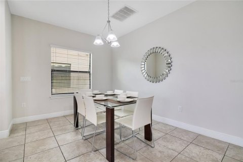 Villa ou maison à vendre à Haines City, Floride: 4 chambres, 223.34 m2 № 2112891 - photo 11