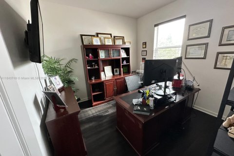 Casa en venta en Homestead, Florida, 4 dormitorios, 239.87 m2 № 1936283 - foto 9