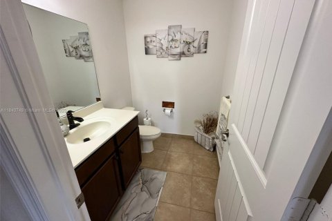 Casa en venta en Homestead, Florida, 4 dormitorios, 239.87 m2 № 1936283 - foto 10