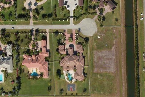 Land in Southwest Ranches, Florida № 2017595 - photo 5