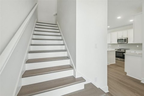Townhouse in Wesley Chapel, Florida 3 bedrooms, 162.39 sq.m. № 2138307 - photo 14