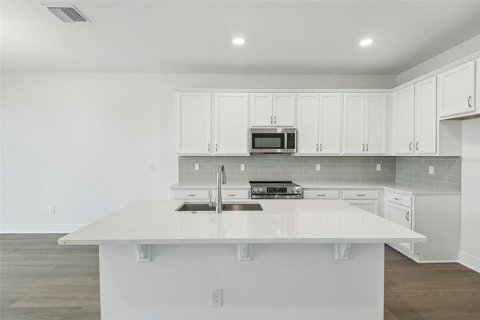 Townhouse in Wesley Chapel, Florida 3 bedrooms, 162.39 sq.m. № 2138307 - photo 1