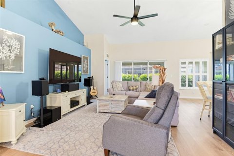 House in New Smyrna Beach, Florida 3 bedrooms, 157 sq.m. № 2151004 - photo 9