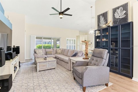 House in New Smyrna Beach, Florida 3 bedrooms, 157 sq.m. № 2151004 - photo 11