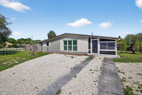 House in Fort Lauderdale, Florida 3 bedrooms, 152.64 sq.m. № 2242257 - photo 4