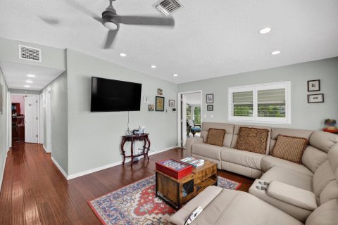 House in Fort Lauderdale, Florida 3 bedrooms, 152.64 sq.m. № 2242257 - photo 10