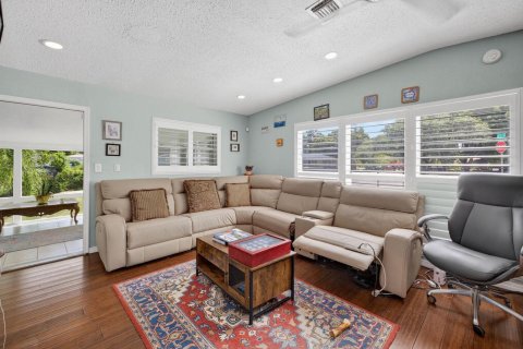 House in Fort Lauderdale, Florida 3 bedrooms, 152.64 sq.m. № 2242257 - photo 9