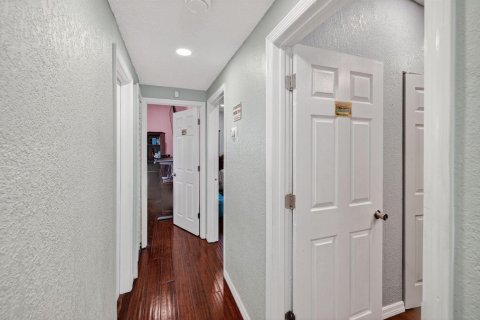 House in Fort Lauderdale, Florida 3 bedrooms, 152.64 sq.m. № 2242257 - photo 20