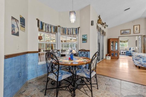 House in Lake Panasoffkee, Florida 3 bedrooms, 158.03 sq.m. № 1837405 - photo 9
