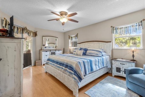 House in Lake Panasoffkee, Florida 3 bedrooms, 158.03 sq.m. № 1837405 - photo 10