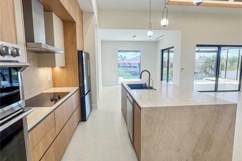 Купить виллу или дом в Порт-Шарлотт, Флорида 8 комнат, 214.23м2, № 2431175 - фото 24