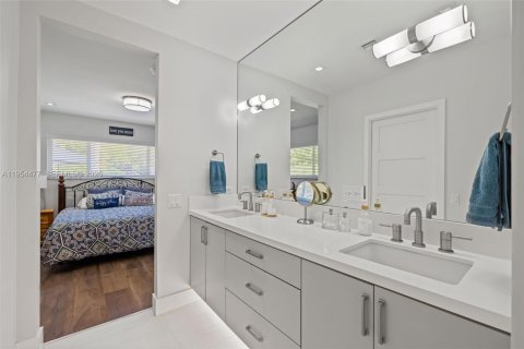 Купить виллу или дом в Майами, Флорида 4 спальни, 244.7м2, № 2011988 - фото 22