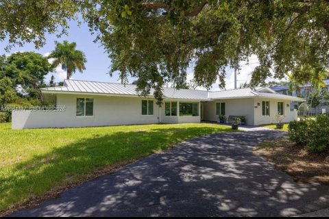 Дом в Майами, Флорида 4 спальни, 244.7м2 № 2011988