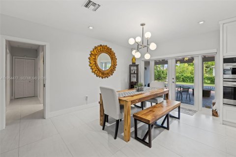 Купить виллу или дом в Майами, Флорида 4 спальни, 244.7м2, № 2011988 - фото 17