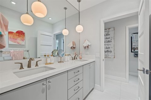 Купить виллу или дом в Майами, Флорида 4 спальни, 244.7м2, № 2011988 - фото 29