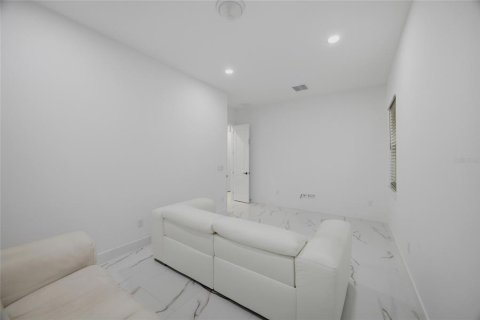Villa ou maison à vendre à Zephyrhills, Floride: 5 chambres, 396.88 m2 № 2216497 - photo 26