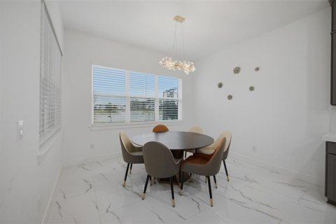Villa ou maison à vendre à Zephyrhills, Floride: 5 chambres, 396.88 m2 № 2216497 - photo 13