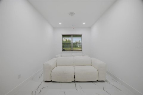 Villa ou maison à vendre à Zephyrhills, Floride: 5 chambres, 396.88 m2 № 2216497 - photo 27