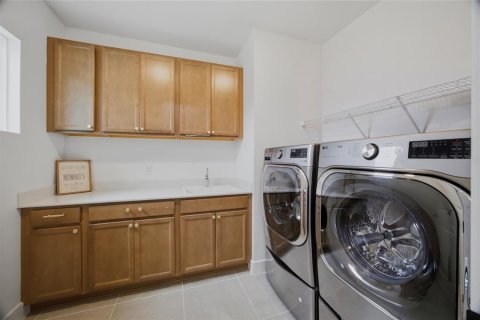 Villa ou maison à vendre à Zephyrhills, Floride: 5 chambres, 396.88 m2 № 2216497 - photo 30