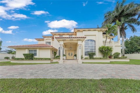 Купить виллу или дом в Майами, Флорида 7 спален, 540.41м2, № 1955884 - фото 5
