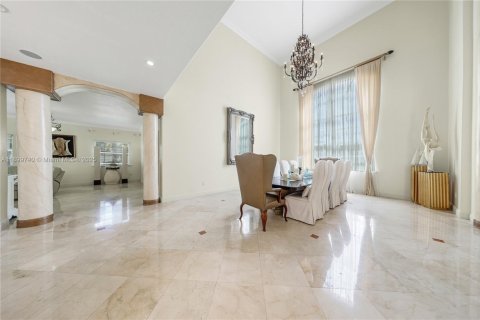 Купить виллу или дом в Майами, Флорида 7 спален, 540.41м2, № 1955884 - фото 7