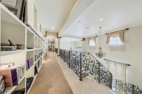 Купить виллу или дом в Майами, Флорида 7 спален, 540.41м2, № 1955884 - фото 30