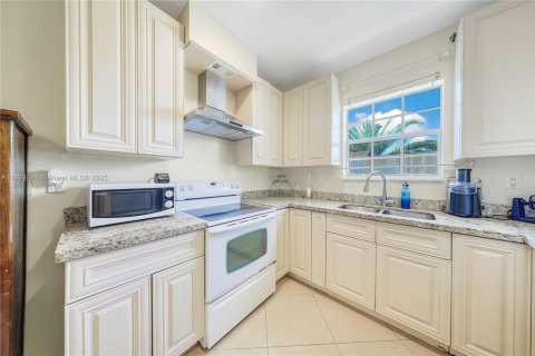 Купить виллу или дом в Майами, Флорида 7 спален, 540.41м2, № 1955884 - фото 25