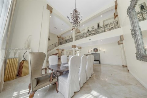 Купить виллу или дом в Майами, Флорида 7 спален, 540.41м2, № 1955884 - фото 8