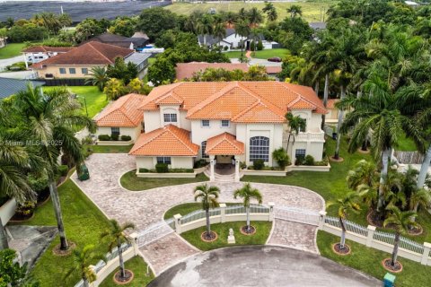 Купить виллу или дом в Майами, Флорида 7 спален, 540.41м2, № 1955884 - фото 2